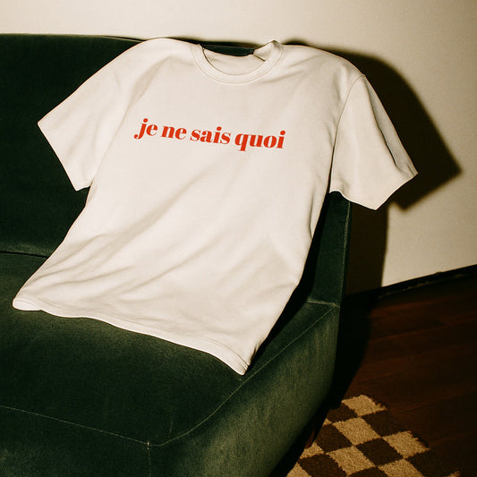 Je Ne Sais Quoi Retro Slogan T-Shirt